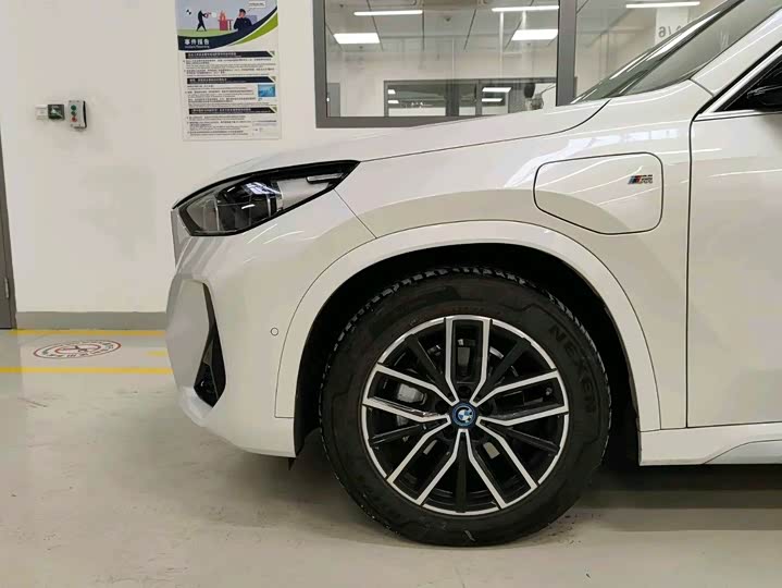 BMW iX1 2025 2025款 eDrive25L M运动套装