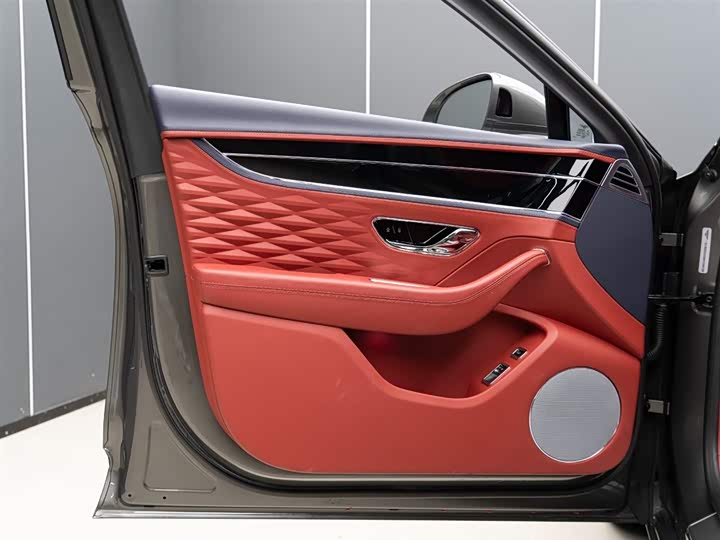 Bentley Flying Spur 2022 2022款 4.0T V8 标准版