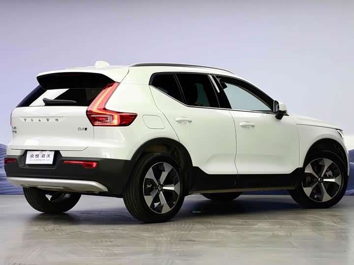 Volvo XC40 2024 2024款 B4 四驱智远豪华版
