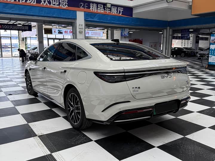 BYD Seal 07 DM-i Hybrid 2025 2025款 DM-i 1.5L 125km 尊贵型