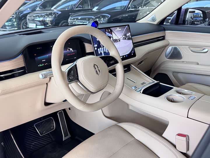 Aito M5 2025 2025款 增程 Ultra 四驱版