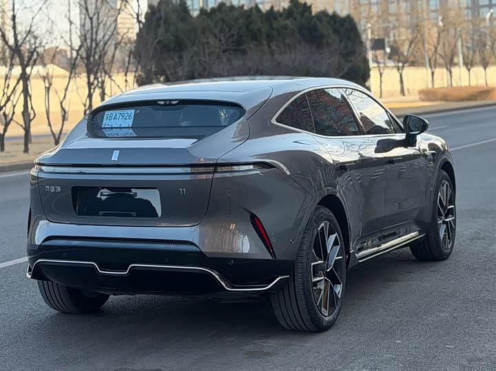 Avatr 11 2024 2024款 580 三激光四驱奢享版