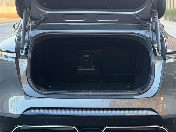 Avatr 11 2024 2024款 580 三激光四驱奢享版