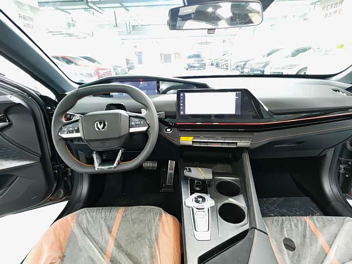 Changan UNI-V 2025 2025款 1.5T 500Bar尊贵运动型