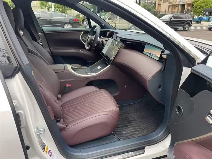 Avatr 11 2023 2023款 鸿蒙 90度 后驱版