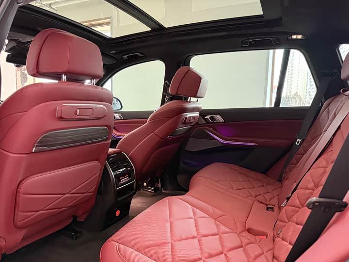 BMW X5 2025 2025款 xDrive 40Li 尊享型M运动曜夜套装