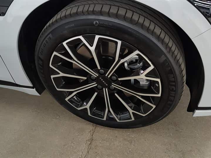 Zeekr 007 GT 2025 2025款 后驱智驾版 75kWh