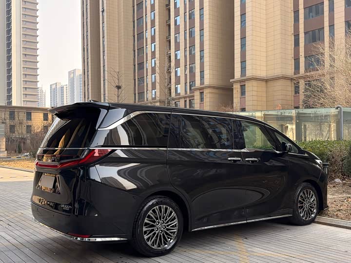 Lexus LM 2023 2023款 500h 六座尊崇版