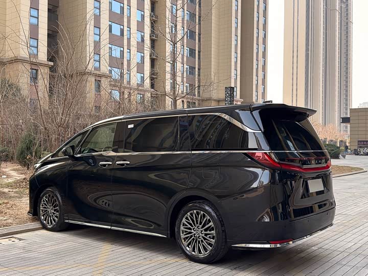 Lexus LM 2023 2023款 500h 六座尊崇版