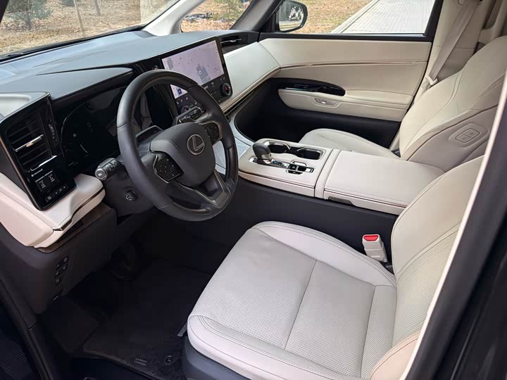 Lexus LM 2023 2023款 500h 六座尊崇版