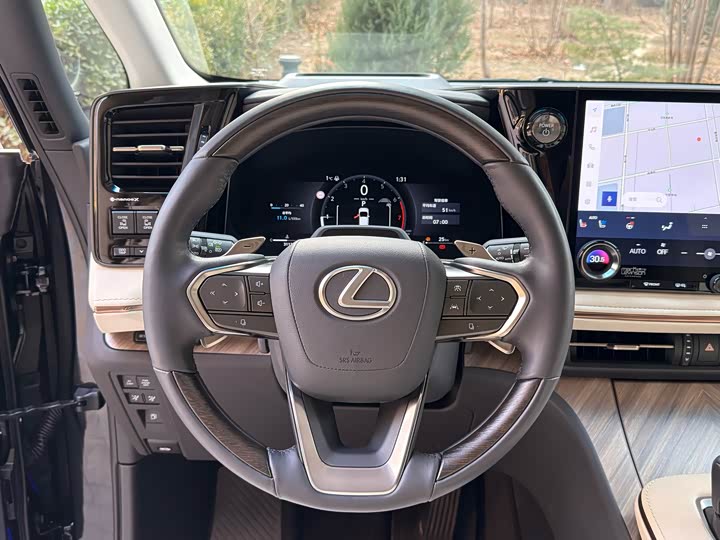 Lexus LM 2023 2023款 500h 六座尊崇版