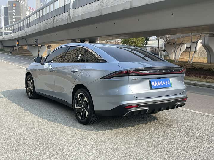 Geely Galaxy L6 2025 2025款 EM-i 140km 星舰版