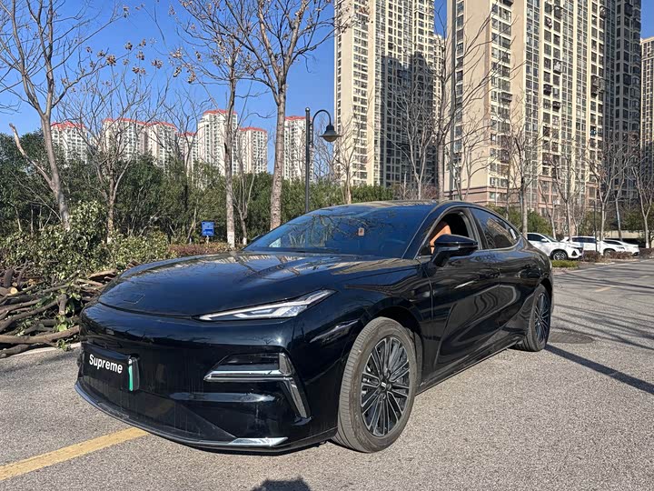 Geely Galaxy Starshine 8 EM-i 2025 2025款 60km EM-i 豪华版