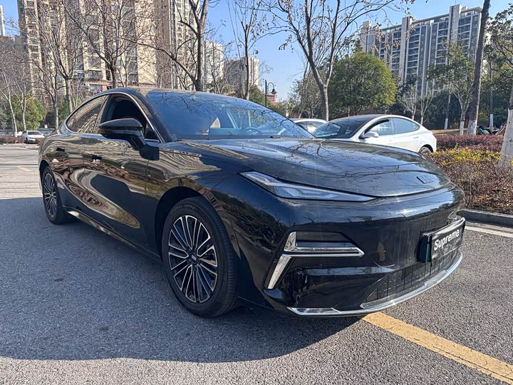 Geely Galaxy Starshine 8 EM-i 2025 2025款 60km EM-i 豪华版