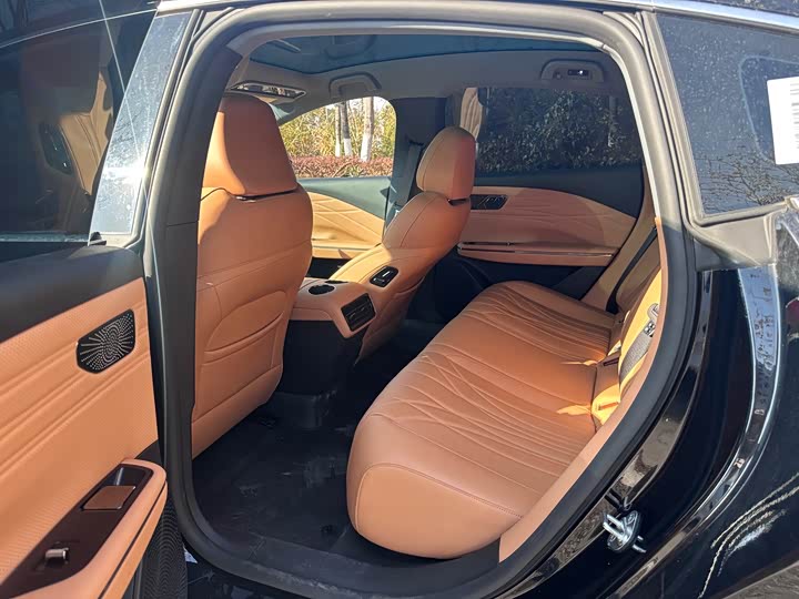 Geely Galaxy Starshine 8 EM-i 2025 2025款 60km EM-i 豪华版