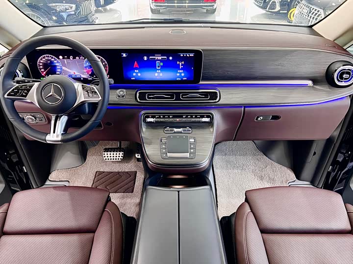 Mercedes-Benz V-Class 2024 2024款 V 300 L 长轴距豪华版