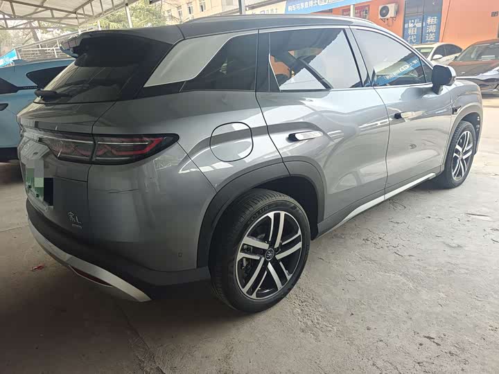 2025 BYD Song L DM-i Hybrid