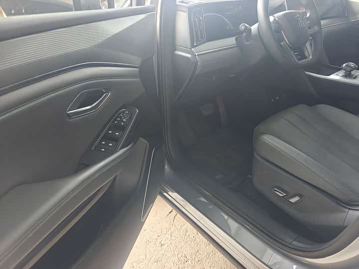 BYD Song L DM-i Hybrid 2025 2025款 智驾版 112km 超越型