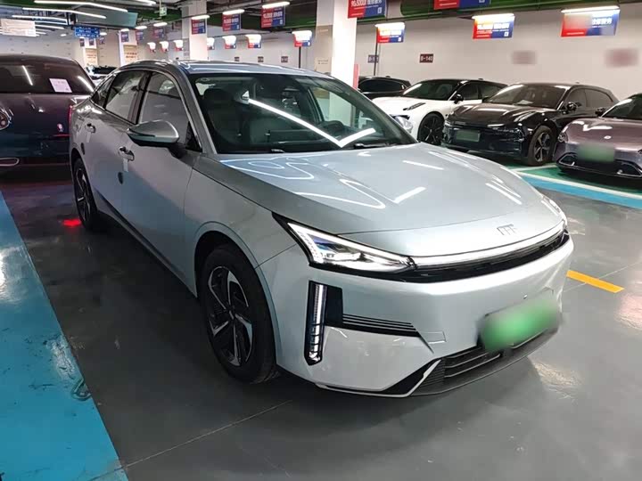 Geely Galaxy L6 2025 2025款 EM-i 140km 星舰版