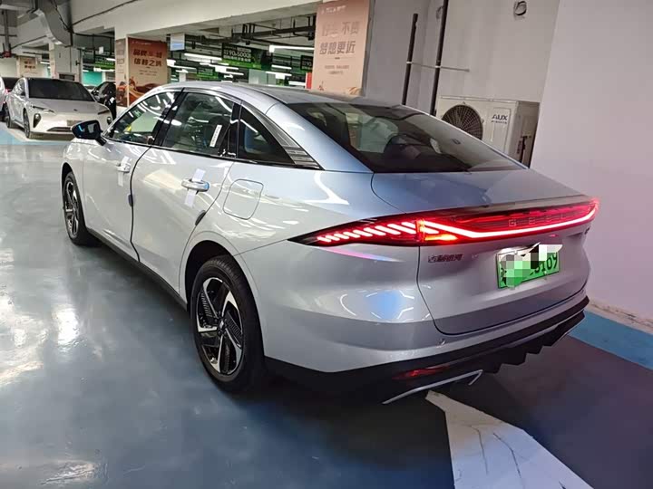 Geely Galaxy L6 2025 2025款 EM-i 140km 星舰版