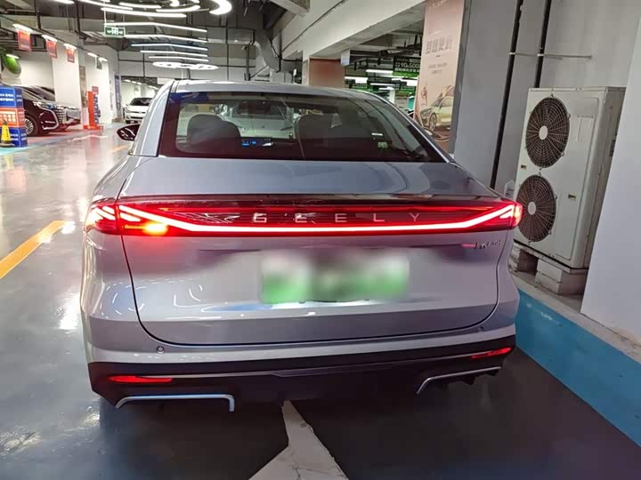 Geely Galaxy L6 2025 2025款 EM-i 140km 星舰版