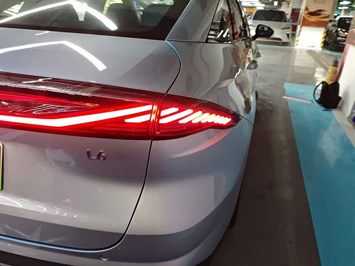 Geely Galaxy L6 2025 2025款 EM-i 140km 星舰版