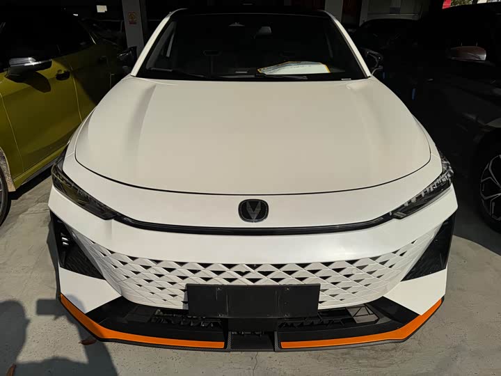 Changan UNI-V 2024 2024款 1.5T 尊贵型