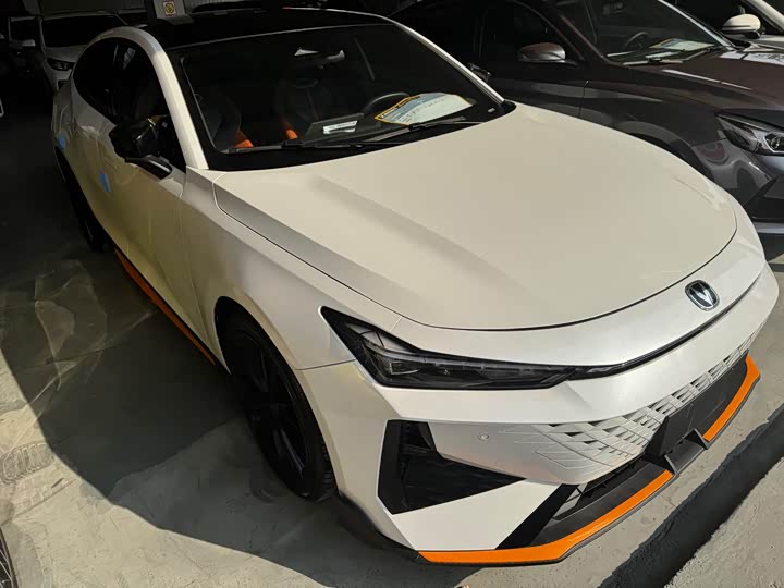 Changan UNI-V 2024 2024款 1.5T 尊贵型