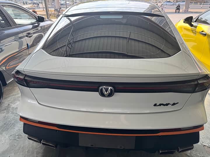 Changan UNI-V 2024 2024款 1.5T 尊贵型