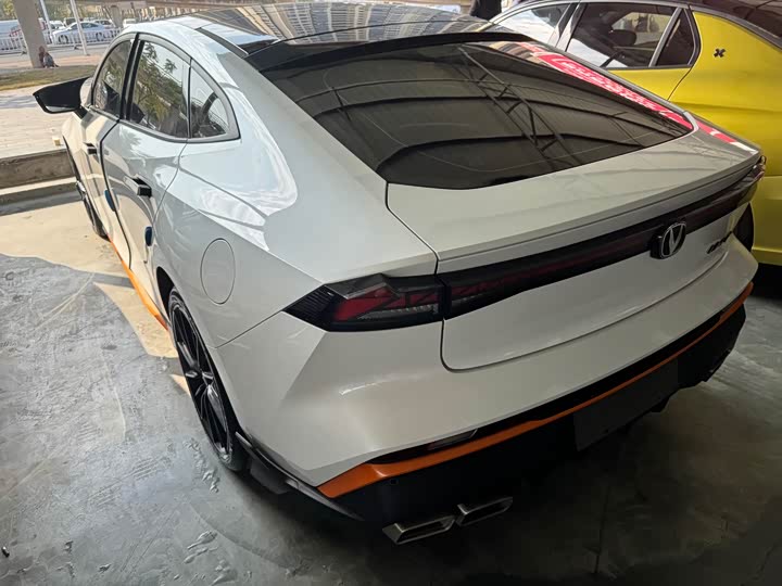 Changan UNI-V 2024 2024款 1.5T 尊贵型