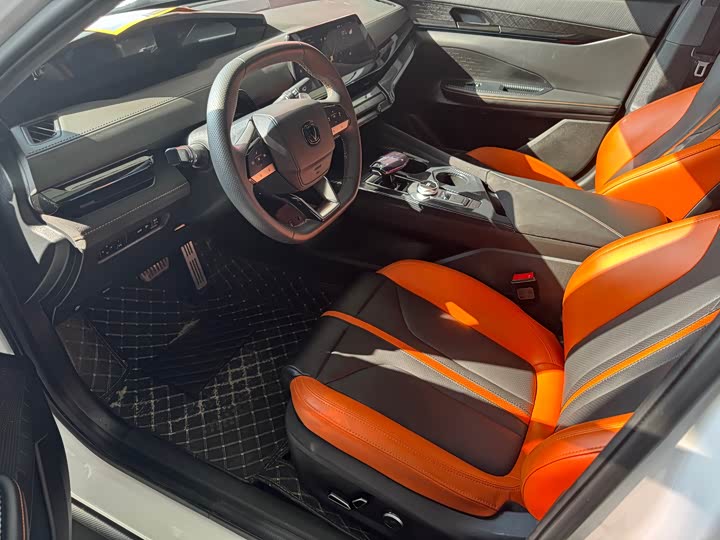 Changan UNI-V 2024 2024款 1.5T 尊贵型