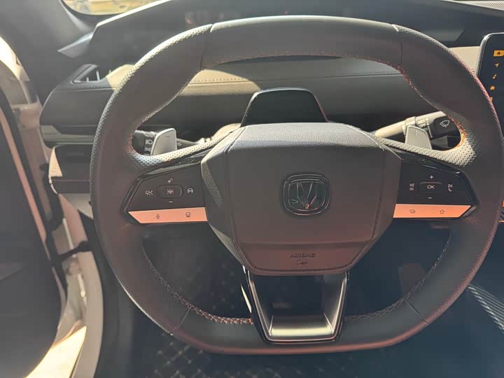 Changan UNI-V 2024 2024款 1.5T 尊贵型