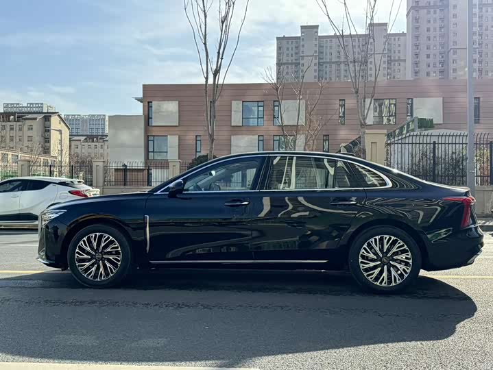 Hongqi H5 2025 2025款 2.0T 自动旗畅版