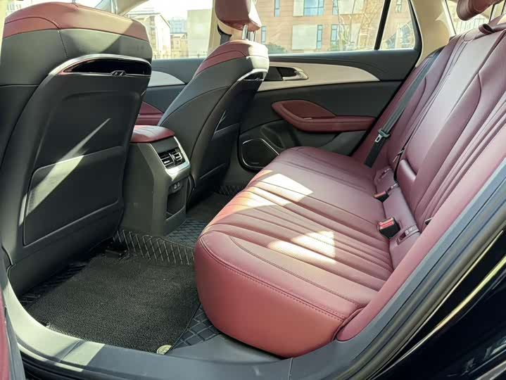 Hongqi H5 2025 2025款 2.0T 自动旗畅版