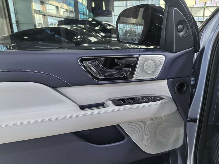 Lincoln Navigator One 2022 2022款 3.5T 领航员壹号