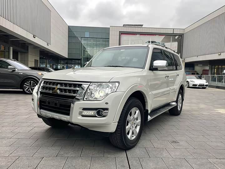 Mitsubishi Pajero 2020 2020款 典藏版 3.0L 自动尊贵越野版