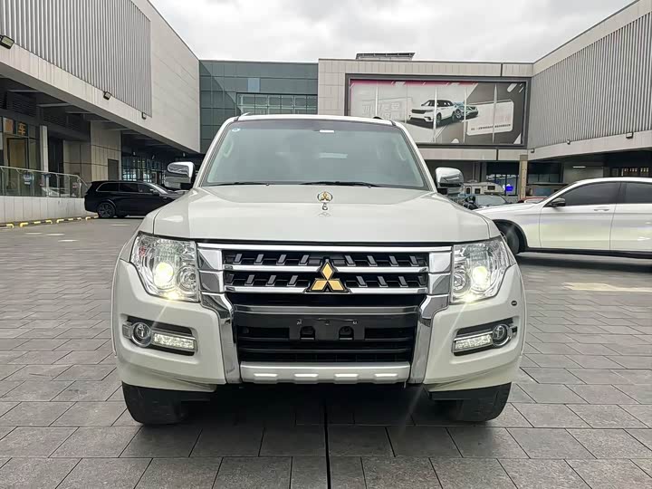 Mitsubishi Pajero 2020 2020款 典藏版 3.0L 自动尊贵越野版