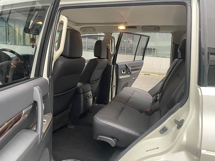 Mitsubishi Pajero 2020 2020款 典藏版 3.0L 自动尊贵越野版