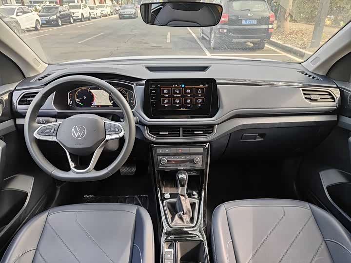 Volkswagen Tharu 2025 2025款 新锐 300TSI 锐享版