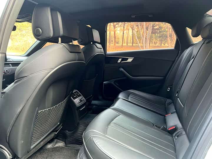 Audi A4L 2024 2024款 40 TFSI 豪华动感型