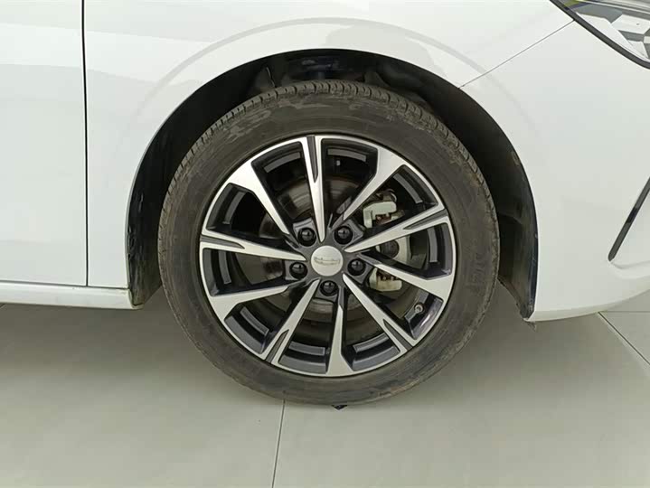 Geely Emgrand 2025 2025款 第4代 1.5L CVT尊贵型