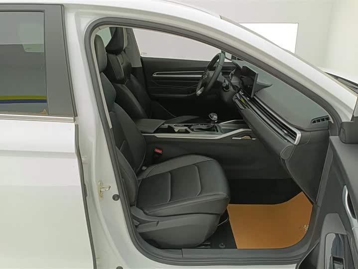 Geely Emgrand 2025 2025款 第4代 1.5L CVT尊贵型