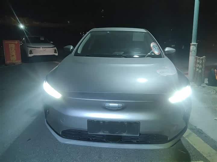 Geely Geometry C 2022 2022款 蓝莓C400