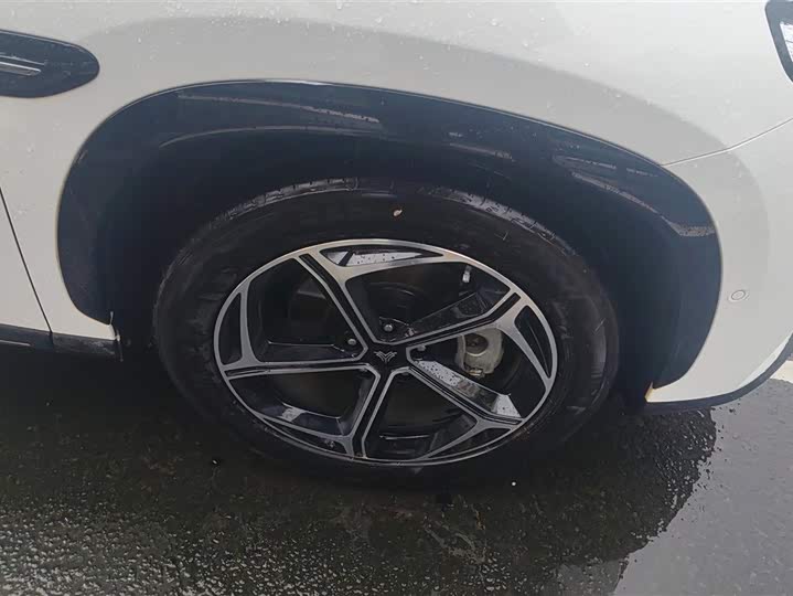 Hozon L 2024 2024款 纯电 510 闪充红衣版