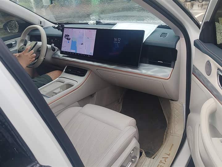 Hozon L 2024 2024款 纯电 510 闪充红衣版