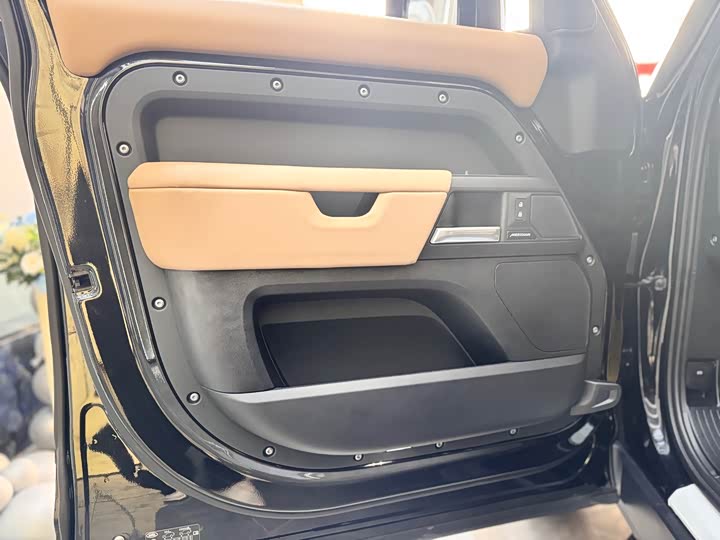 Land Rover Defender 2025 2025款 110 3.0T P400 X-Dynamic HSE