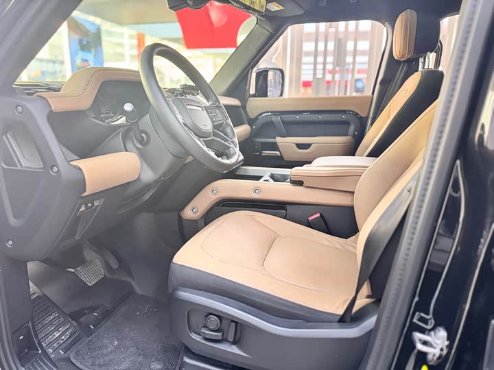 Land Rover Defender 2025 2025款 110 3.0T P400 X-Dynamic HSE