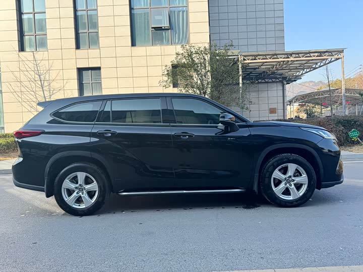 Toyota Highlander 2024 2024款 2.5L智能电混双擎两驱精英版 5座