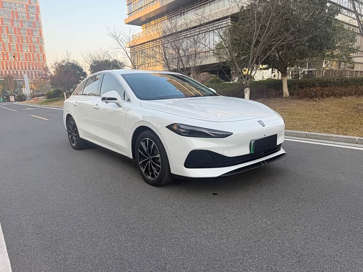 Roewe D7 2025 2025款 DMH 125km 世界冠军版