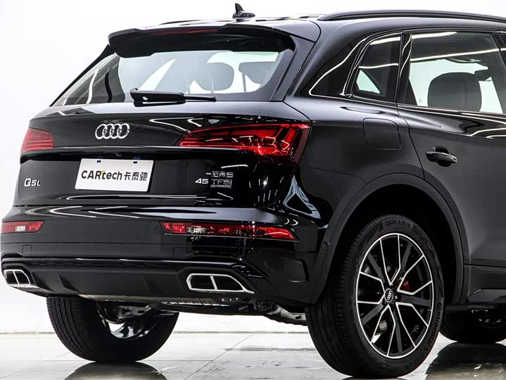 Audi Q5L 2025 2025款 45周年典藏版 45 TFSI 豪华动感型